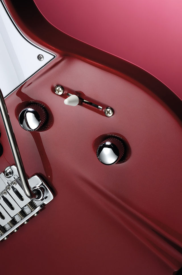 A five-way lever switch provides Strat-style switching